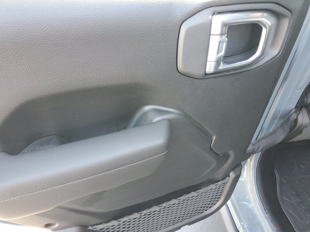 Used 2024 Gray Jeep Willys image 11