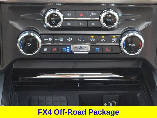 New 2027 Star White Metallic Tri-Coat Ford F-250® Lariat® image 16