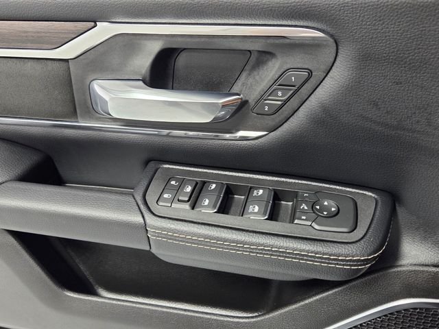 New 2026 Granite Crystal Metallic Clear-Coat Exterior Paint RAM Laramie image 31