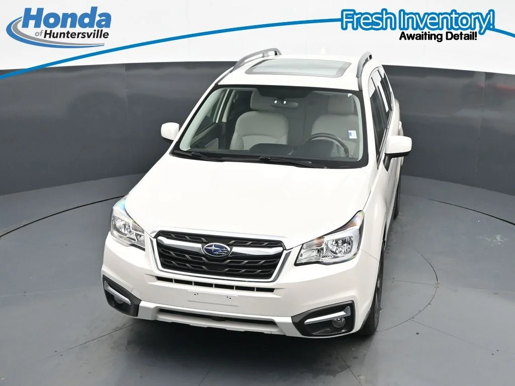 Used 2018 Crystal White Pearl Subaru 2.5i Premium image 15