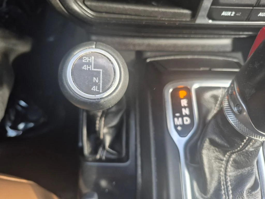 Used 2023 White Jeep Sahara image 15