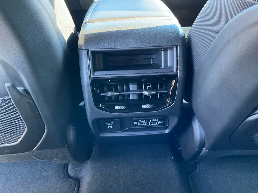2025 Jeep Grand Cherokee Altitude - Photo 9