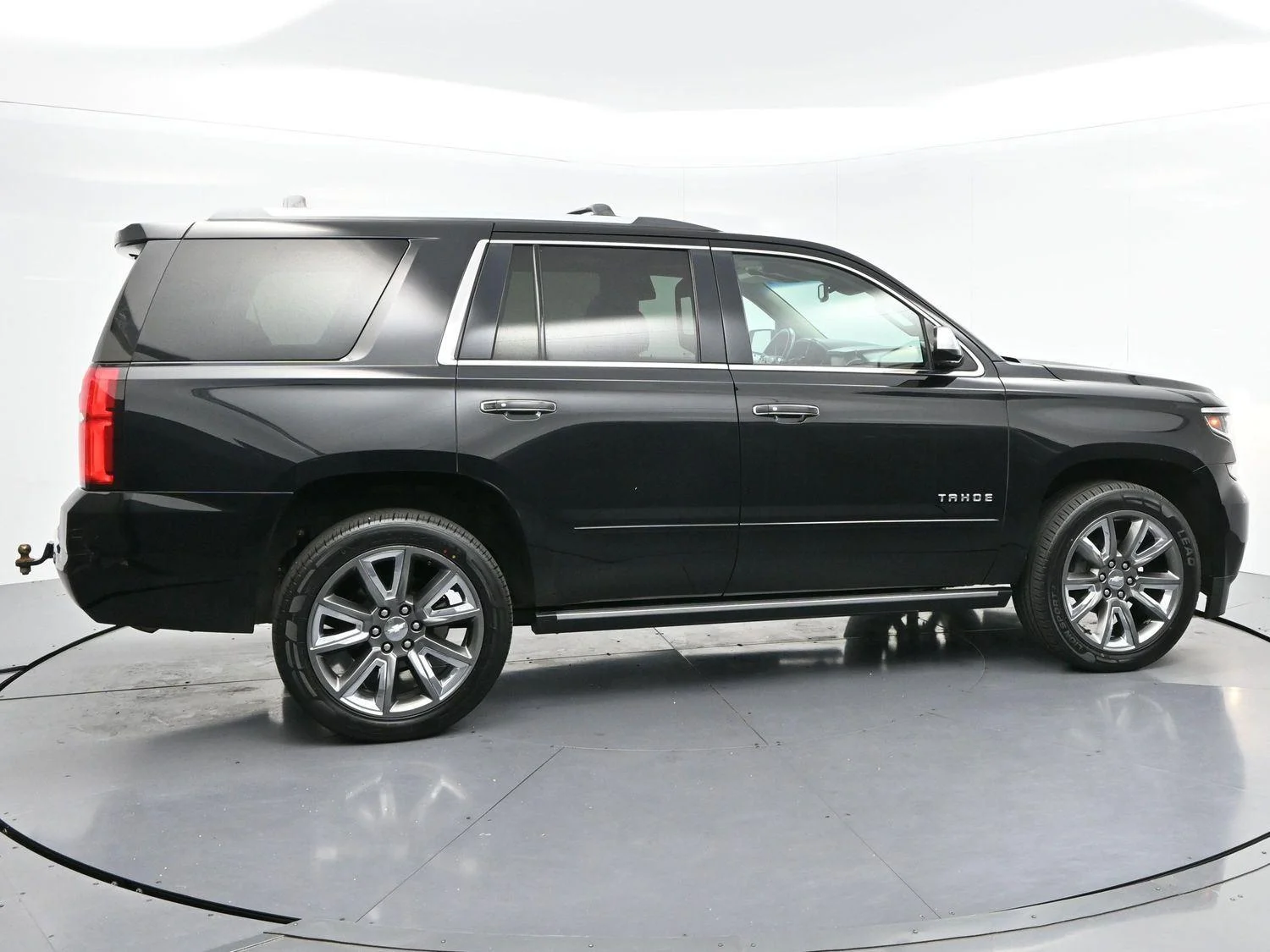 Used 2018 Black Chevrolet Premier image 8