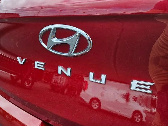 Used 2024 Red Hyundai SEL image 17