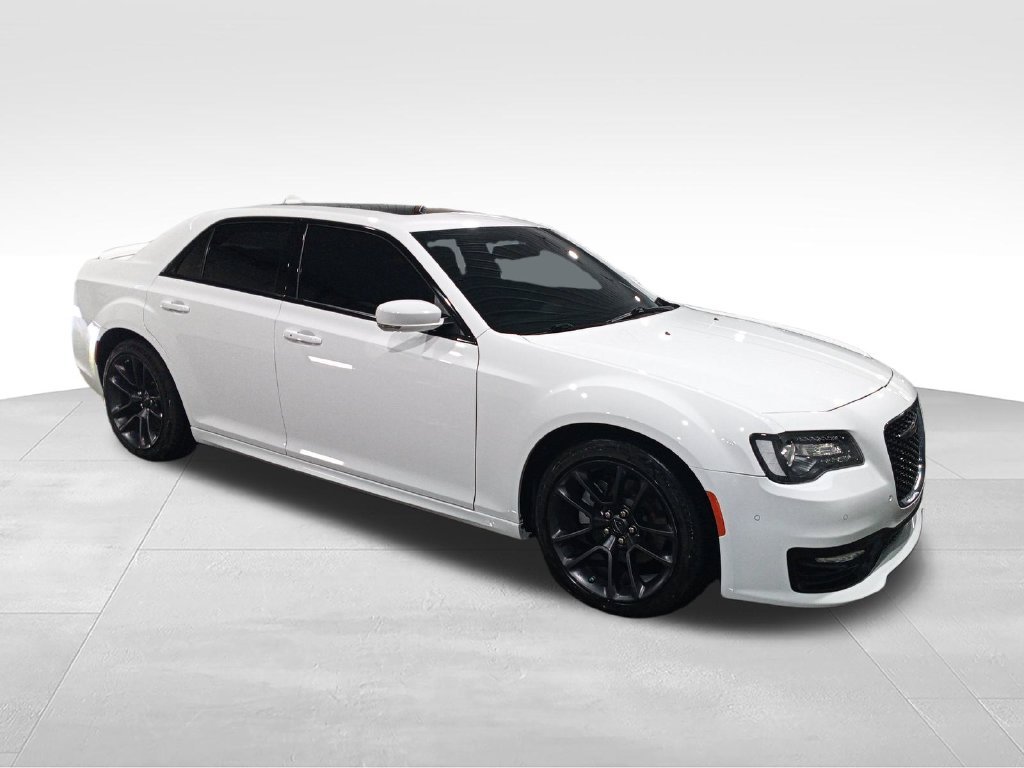 Used 2022 White Chrysler S image 7