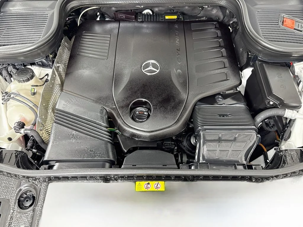 Used 2025 White Mercedes-Benz GLS 450 image 32