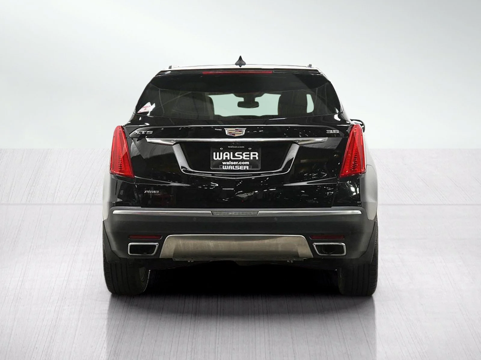 Used 2018 Stellar Black Metallic Cadillac Platinum AWD image 4