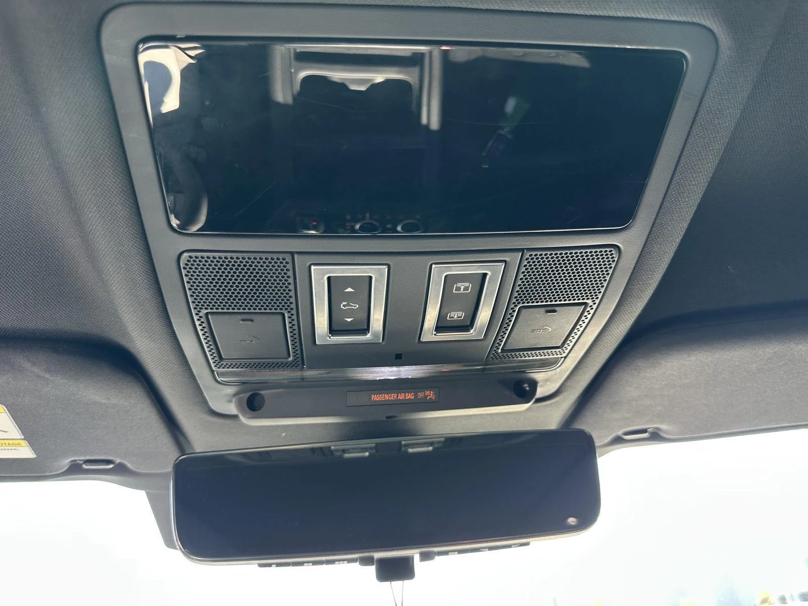 Used 2023 Carpathian Grey Premium Metallic Land Rover Carpathian Edition image 41