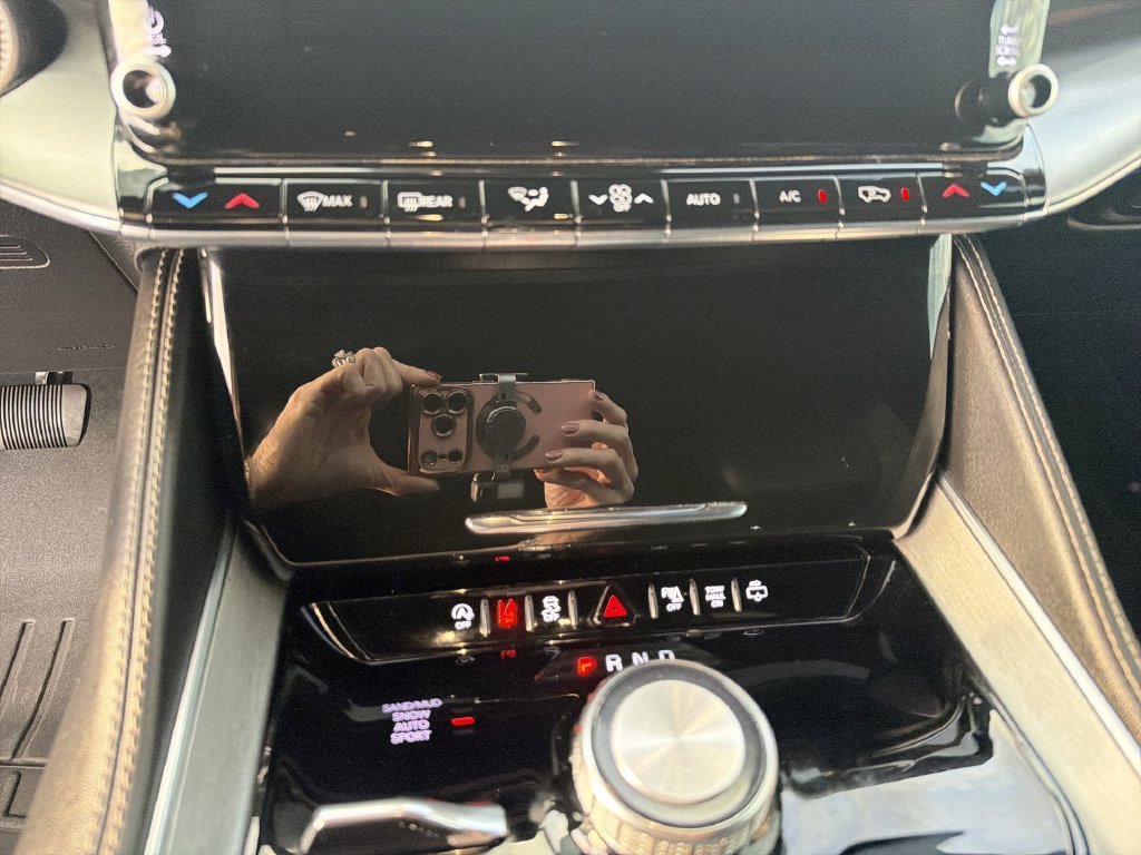 2023 Jeep Wagoneer Series II - Photo 22