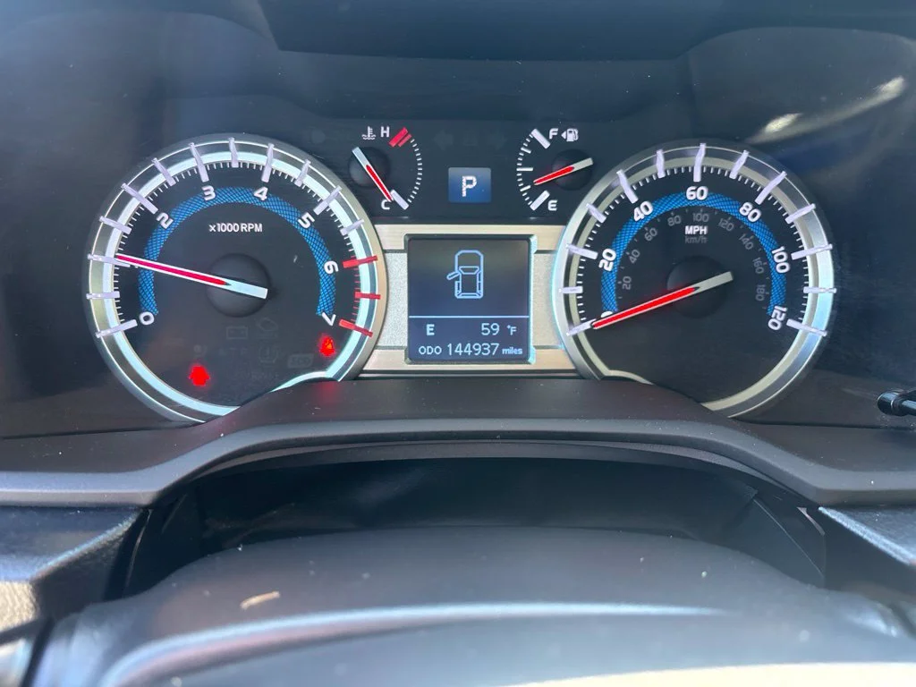 Used 2016 Silver Toyota SR5 image 13