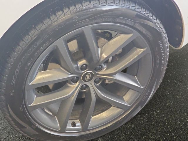 Certified Used 2025 White Land Rover Dynamic SE image 35