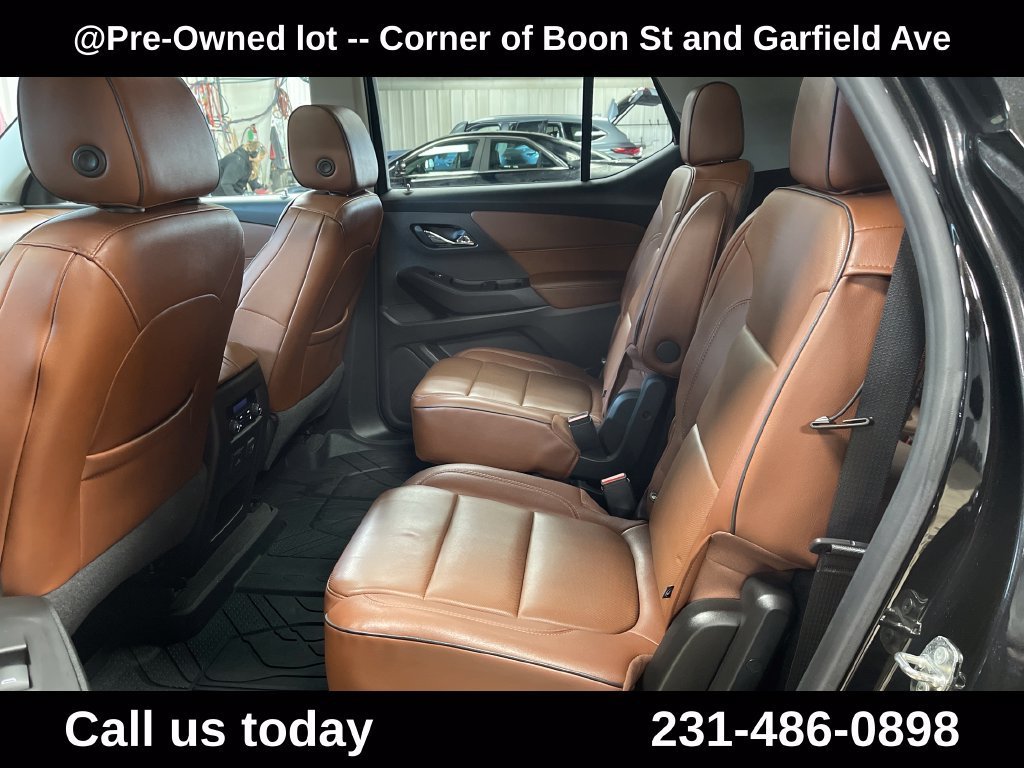 Used 2019 MOSAIC BLACK METALLIC Chevrolet High Country image 25