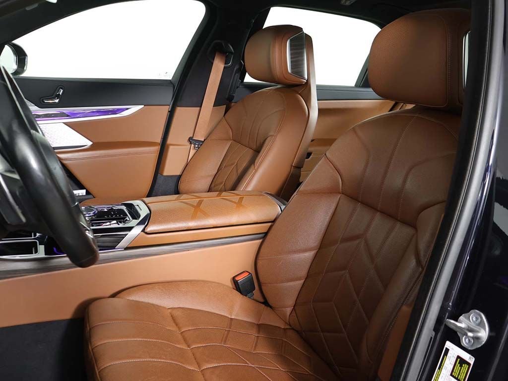 Used 2023 Black BMW 760i xDrive image 32
