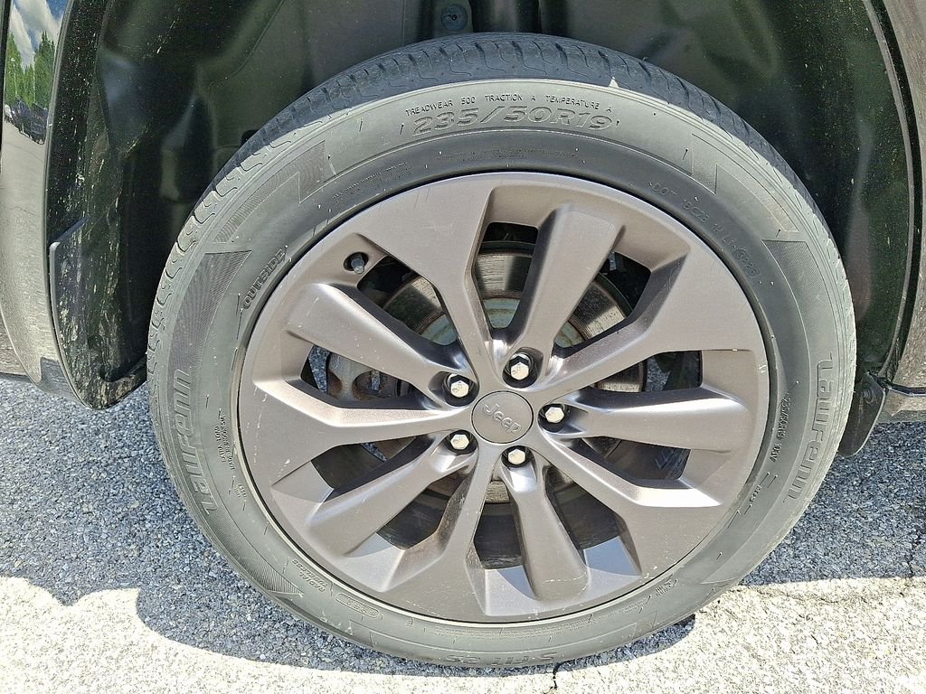 Used 2019 Black Jeep Limited image 9