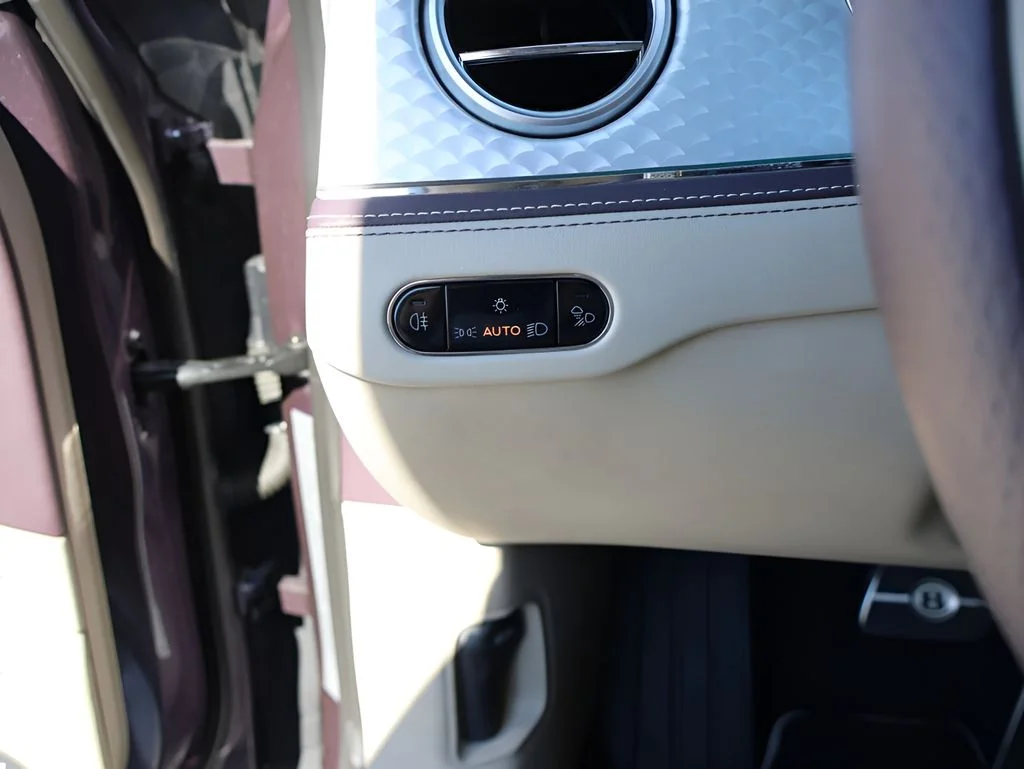 Used 2023 Gray Violet by Mulliner Bentley Azure image 40