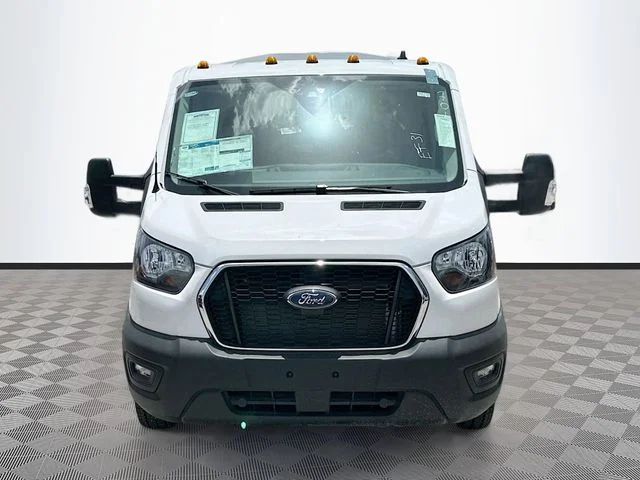 New 2025 Oxford White Ford Base image 2