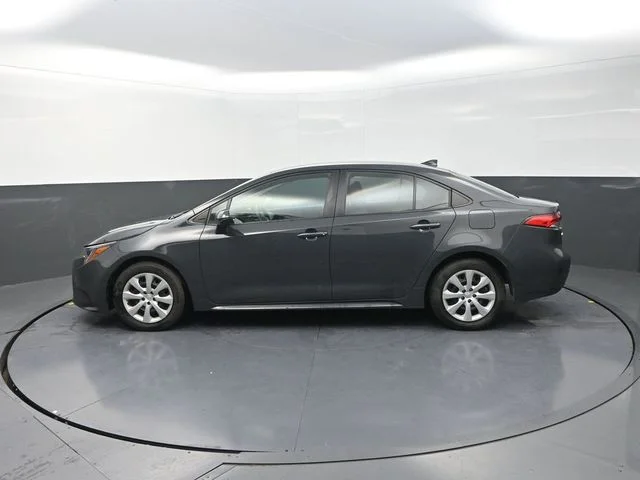 Used 2024  Toyota LE image 4