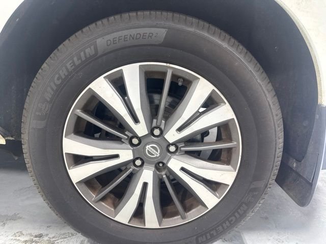 Used 2017 White Nissan SV image 9