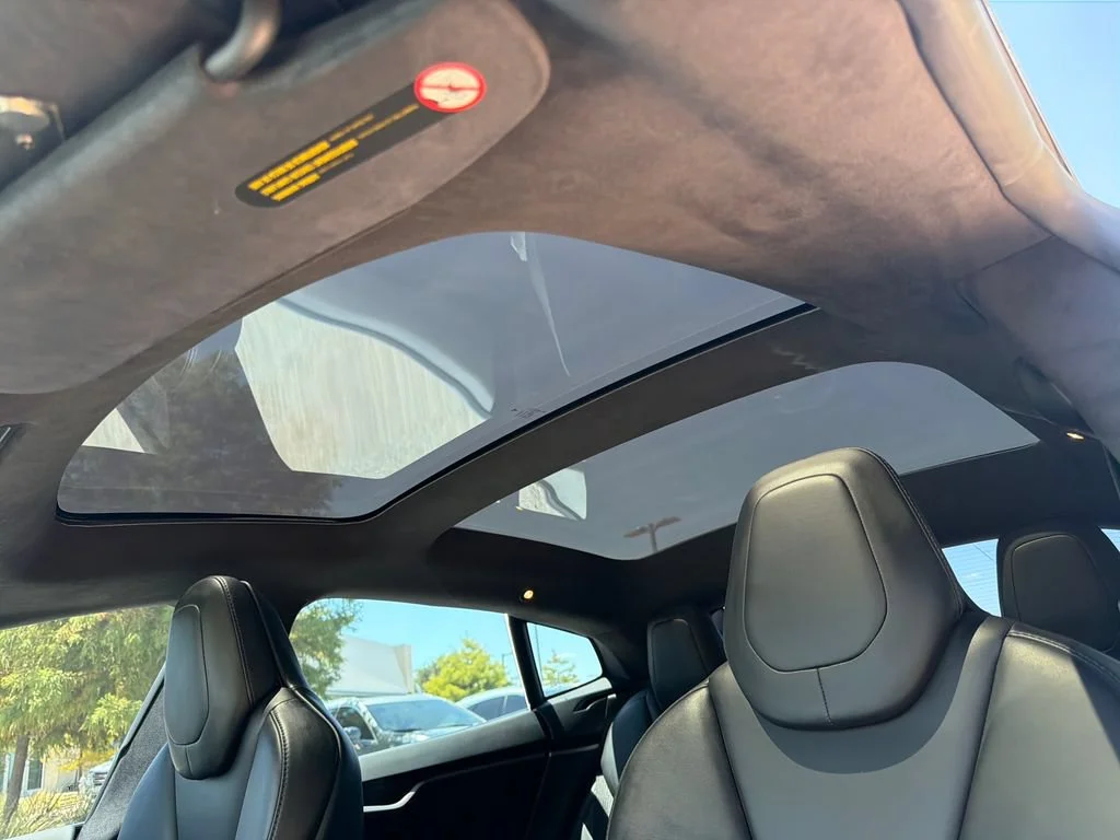 Used 2018  Tesla 75D image 31