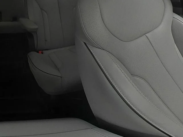 Used 2024 Silver Hyundai SEL image 36