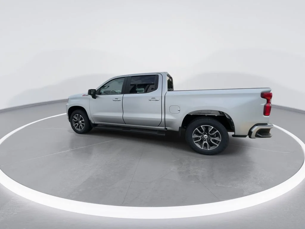 Used 2019 Silver Chevrolet RST image 5