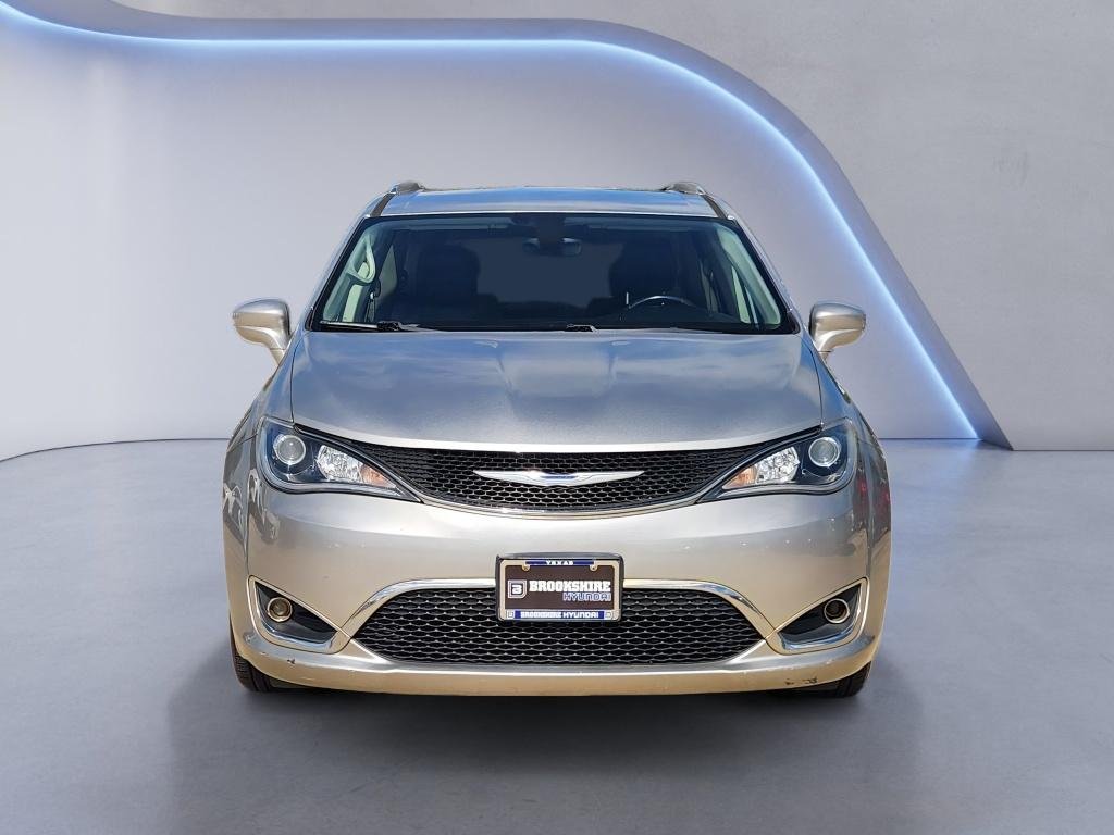 Used 2018 Billet Silver Metallic Clearcoat Chrysler Touring L image 2