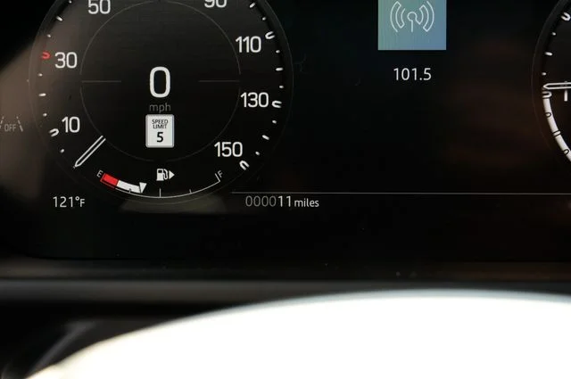 New 2026 Fuji White Land Rover S image 24