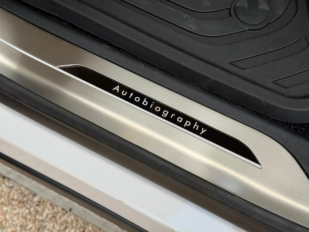 New 2026 White Land Rover Autobiography image 17