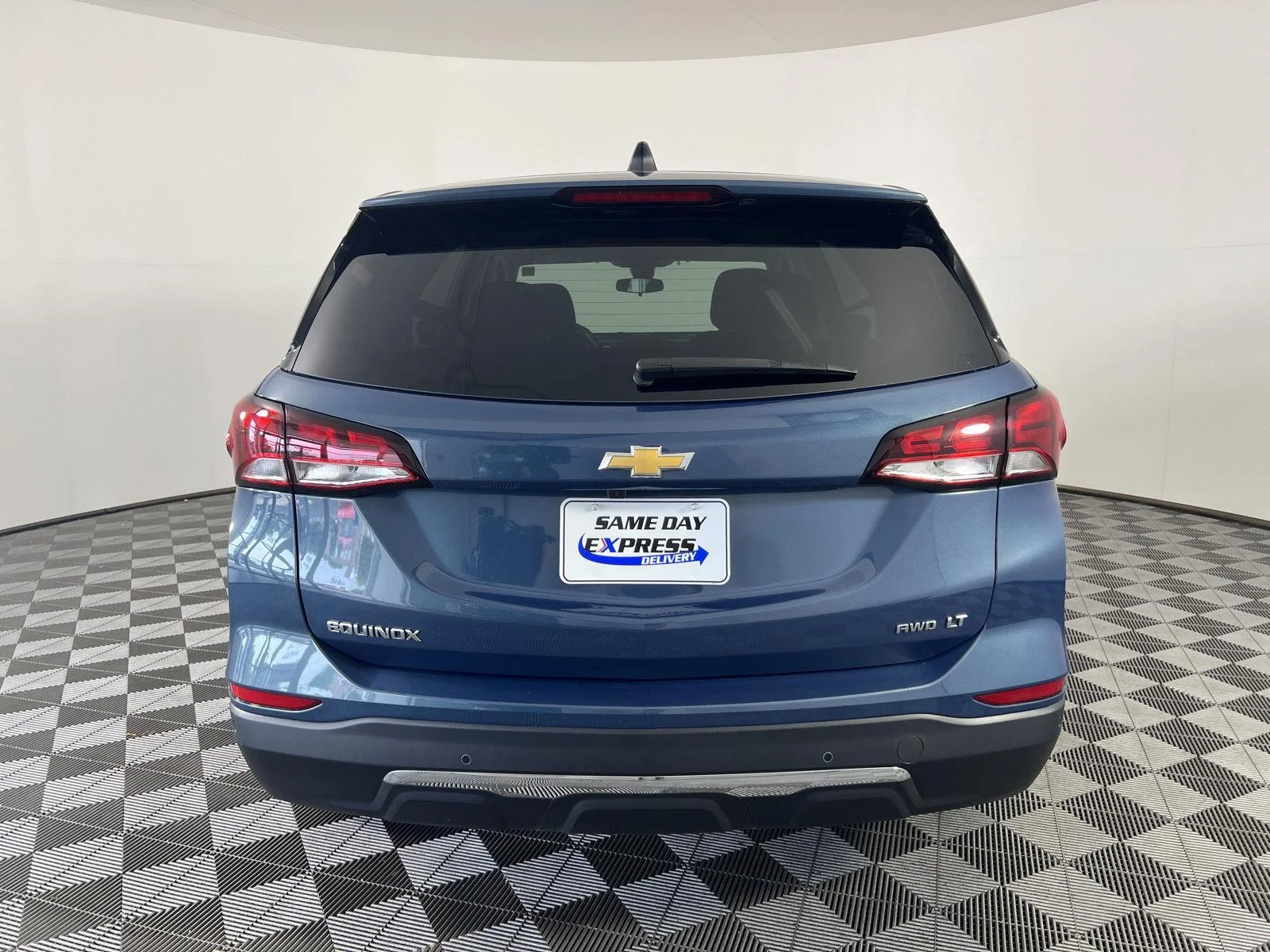 Used 2024 Lakeshore Blue Chevrolet LT image 24