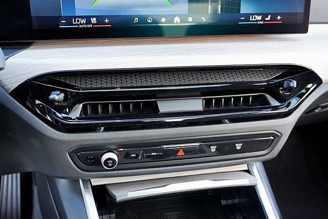 Used 2025 Black BMW 330i xDrive image 27