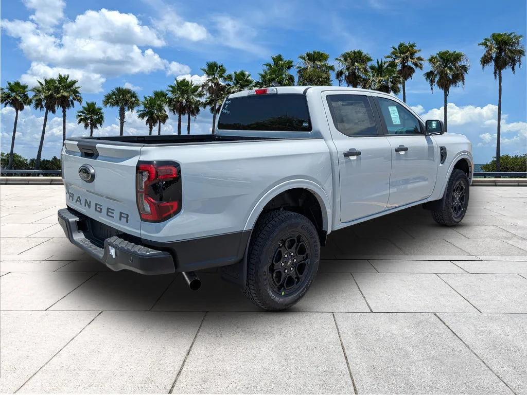 New 2026 Avalanche Ford XLT image 7