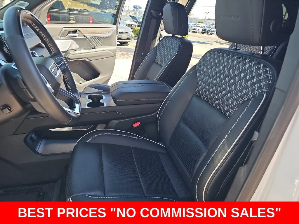 Used 2024 White Frost Tricoat GMC Denali image 16