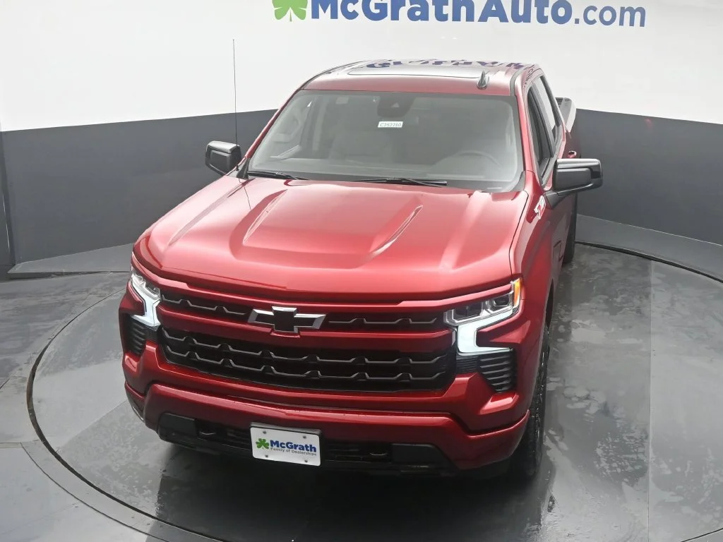 Used 2025 Red Chevrolet RST image 29