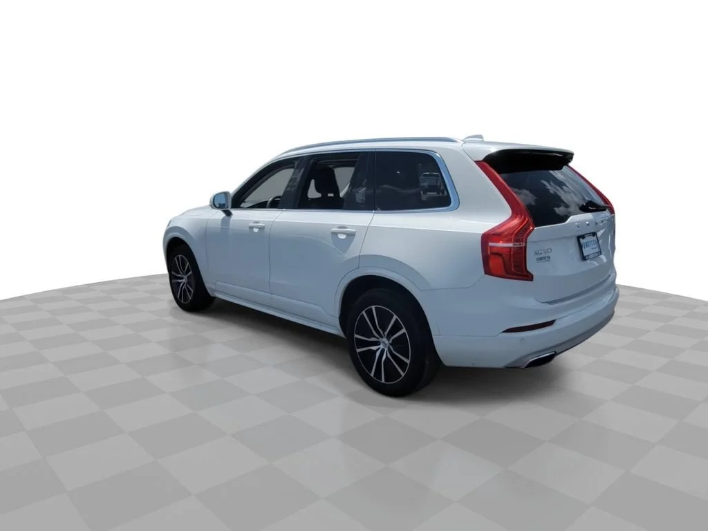 Used 2020 White Volvo T6 Momentum 7 Passenger image 6