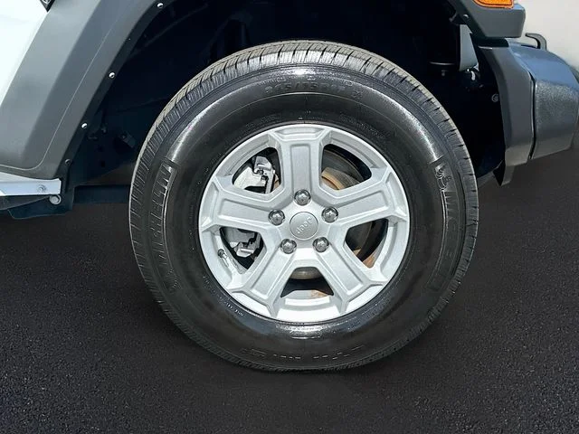 Used 2022 White Jeep Unlimited Sport S image 30
