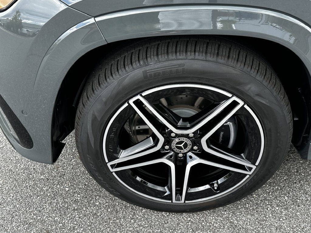New 2026 MANUFAKTUR Silicon Grey Mercedes-Benz GLS 450 image 51