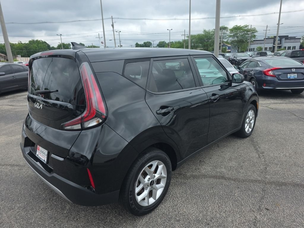 Used 2024 Black Kia LX image 4