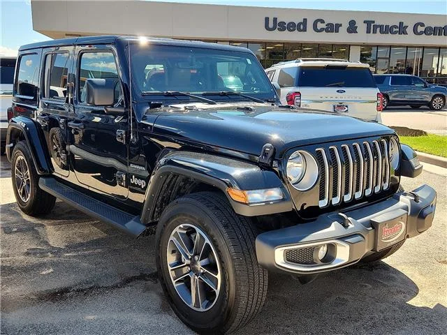 Used 2023 Black Clearcoat Jeep Sahara 4x4 image 4