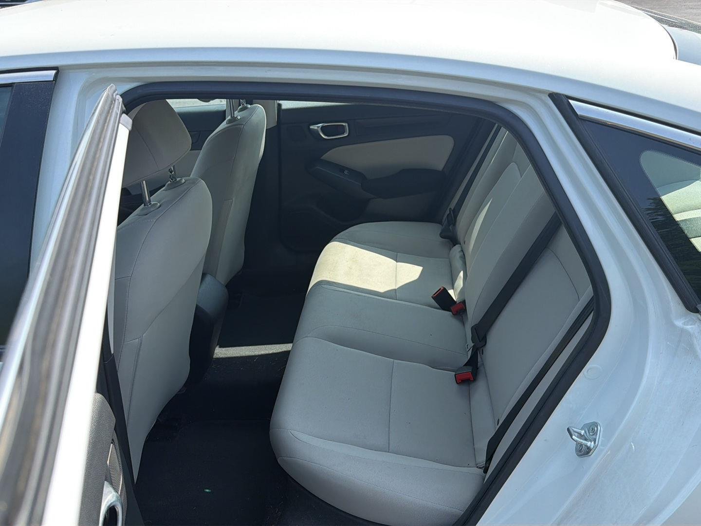 Used 2023 Platinum White Pearl Honda LX image 9