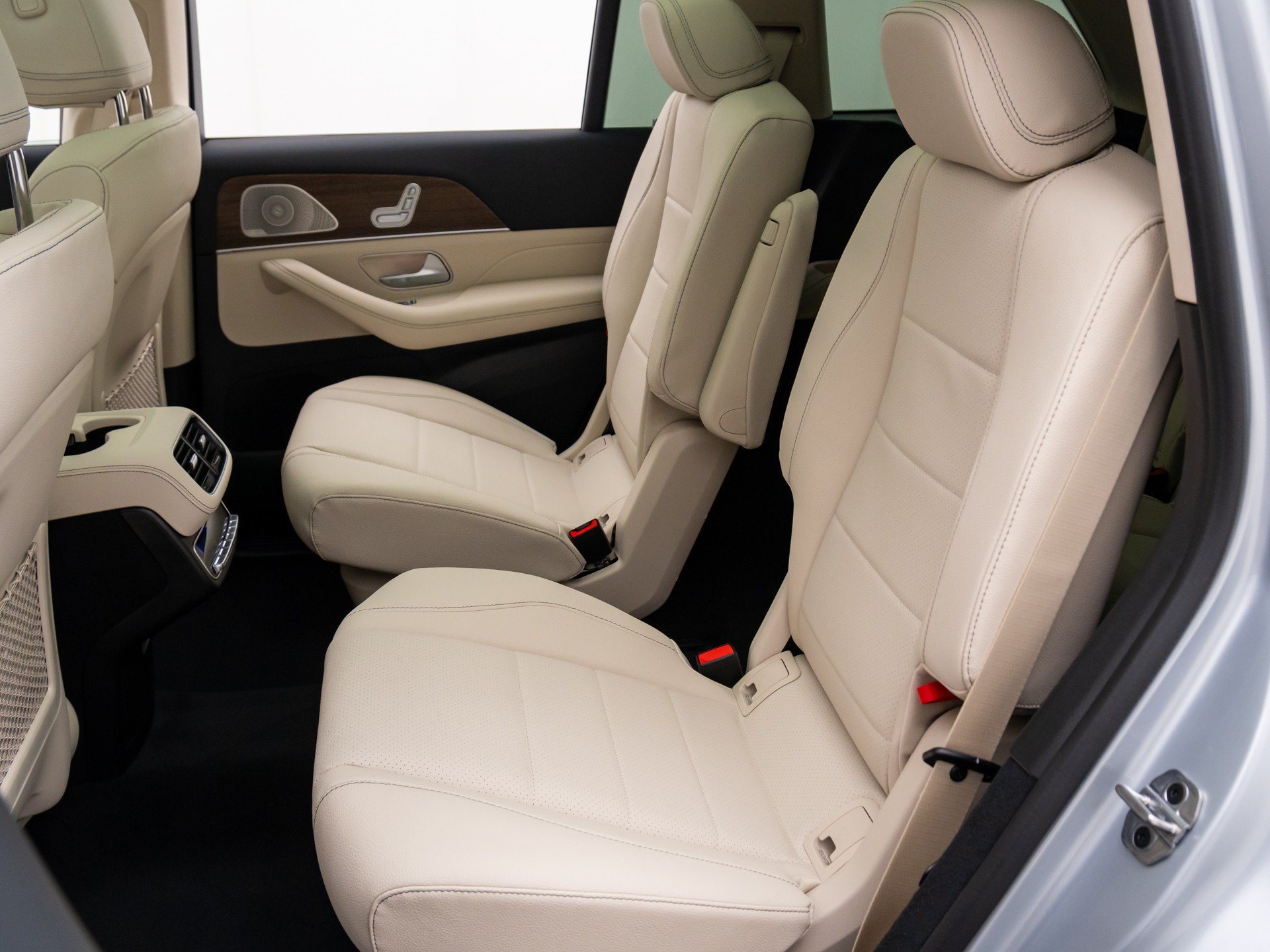 New 2026 Silver Mercedes-Benz GLS 450 image 18