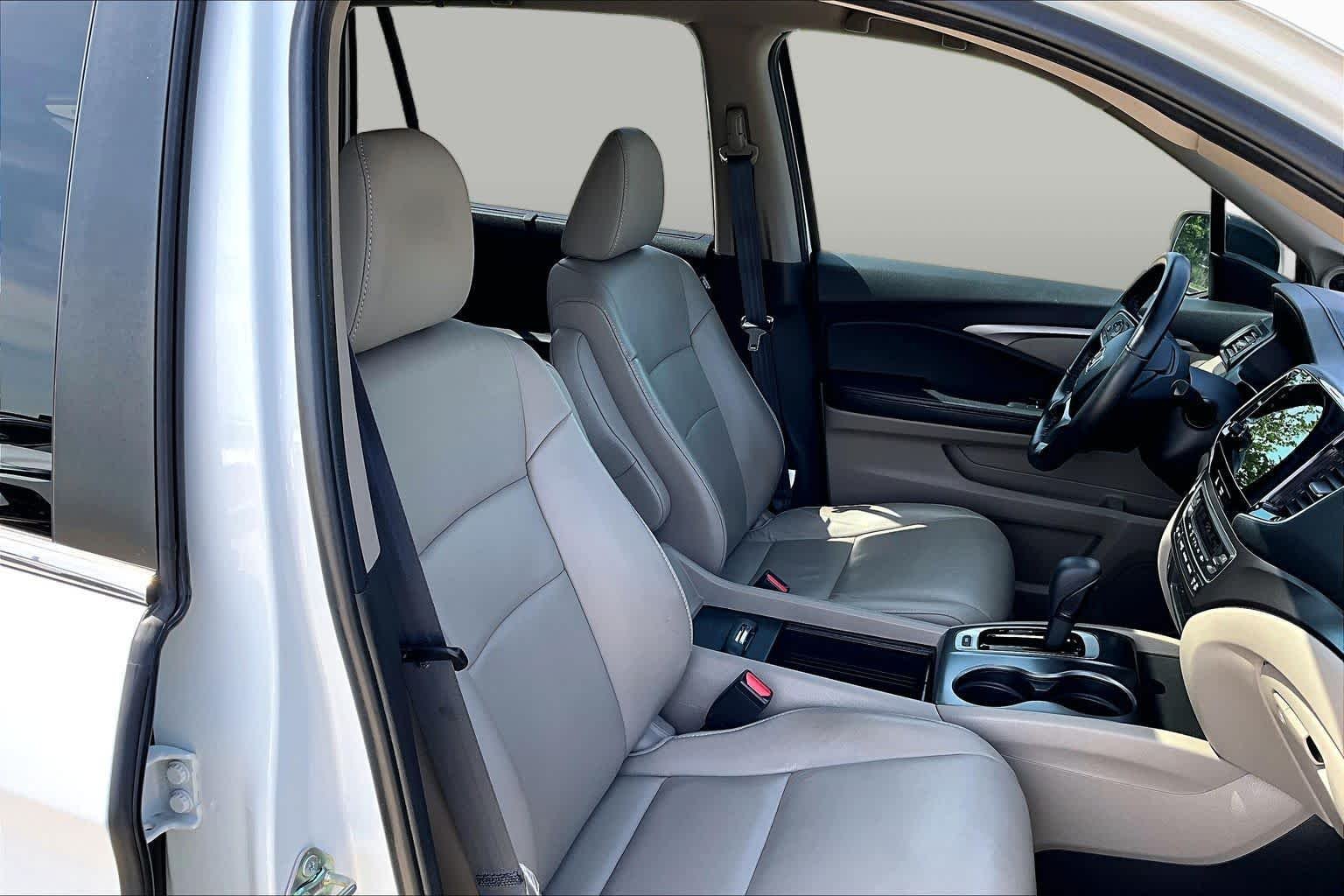 Used 2020 Platinum White Pearl Honda EX-L image 9