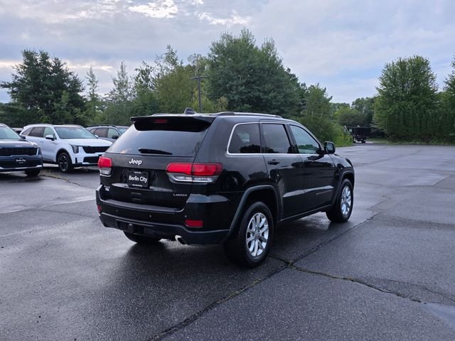 Used 2021 Diamond Black Jeep Laredo E image 8