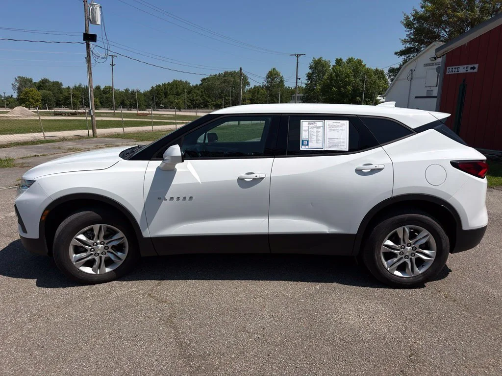 Used 2021 White Chevrolet LT image 17