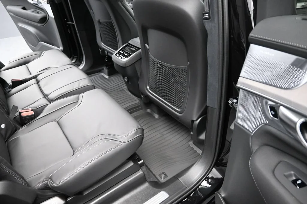 New 2027 Black Volvo B6 Ultra image 16
