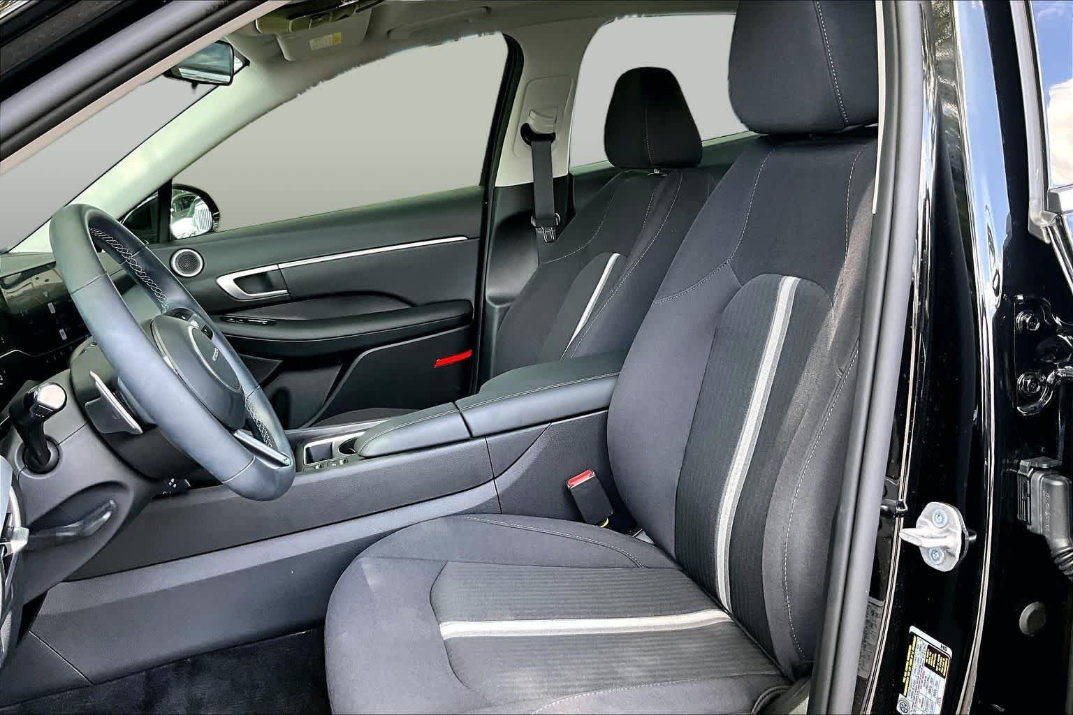 Used 2026 Abyss Black Hyundai SEL image 8