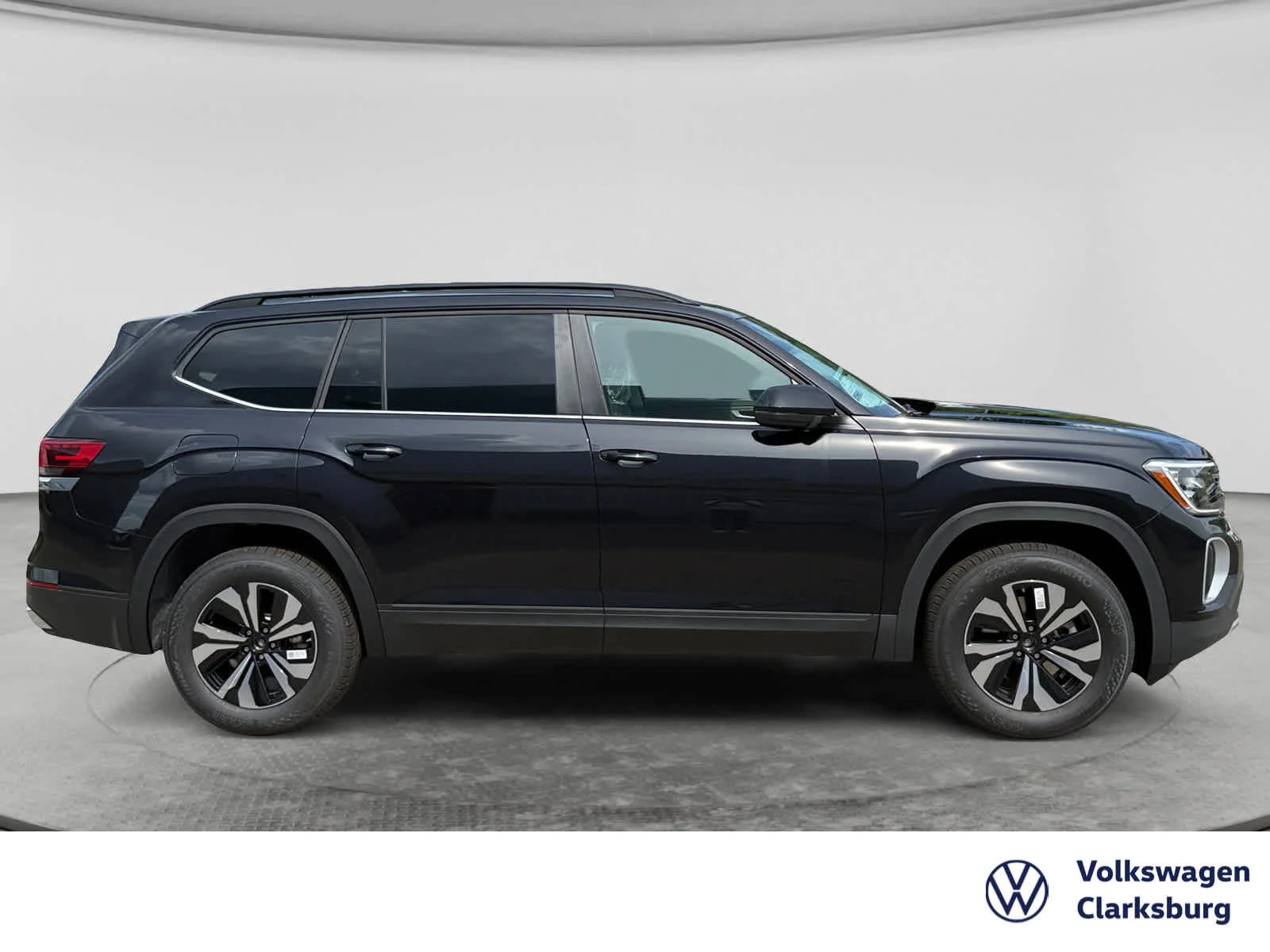 New 2026 Deep Black Pearl Volkswagen 2.0T SE image 4