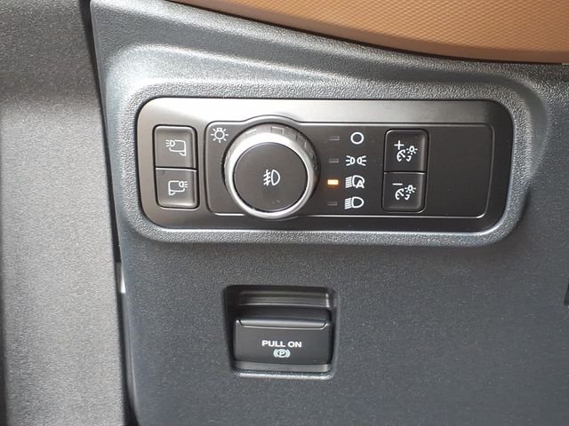 Used 2024 Gray Ford Outer Banks image 27
