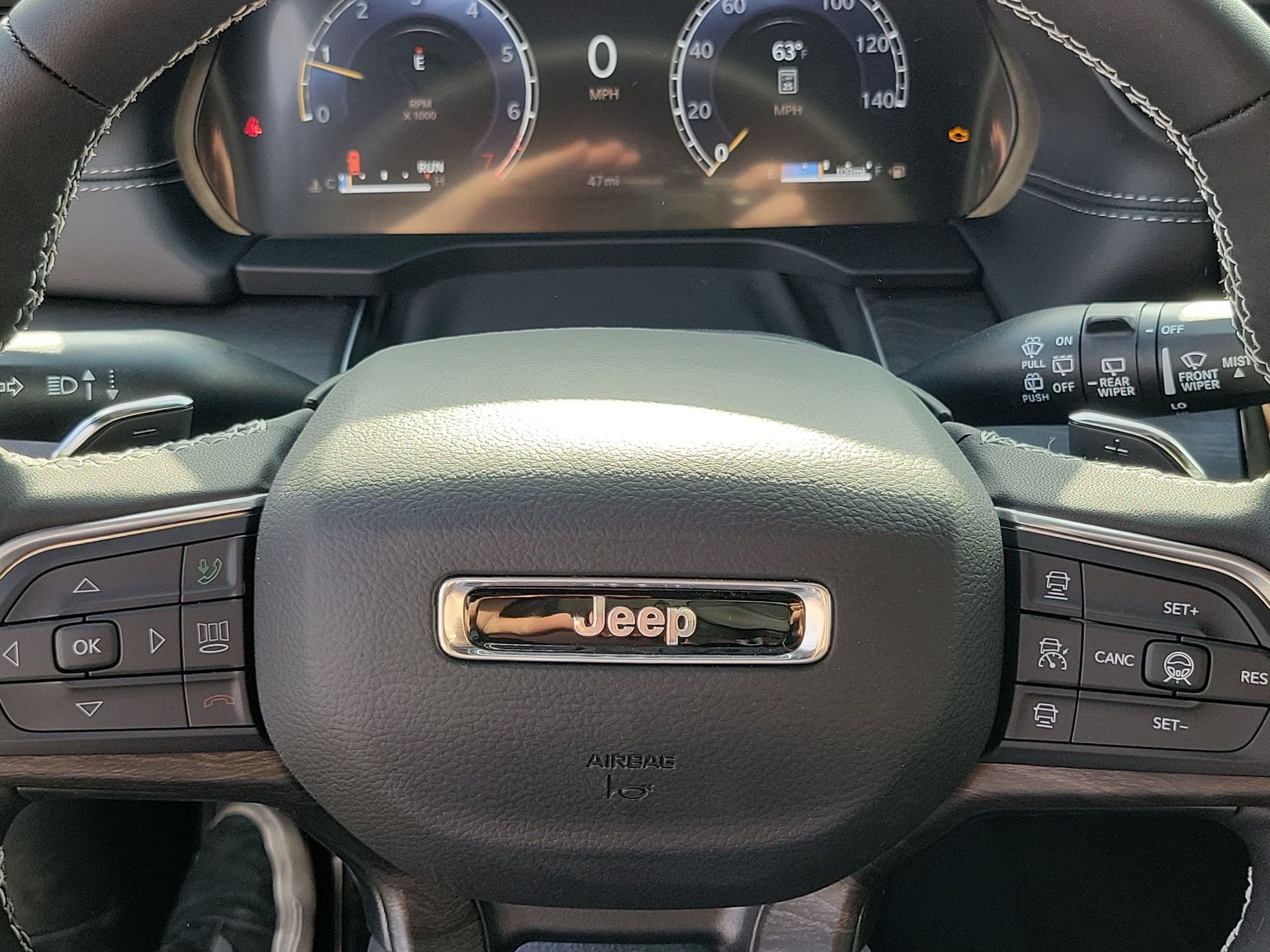 New 2026 Baltic Gray Metallic Clear-Coat Exterior Paint Jeep Altitude image 4