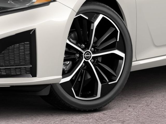 New 2026 White Nissan 2.5 SR image 9