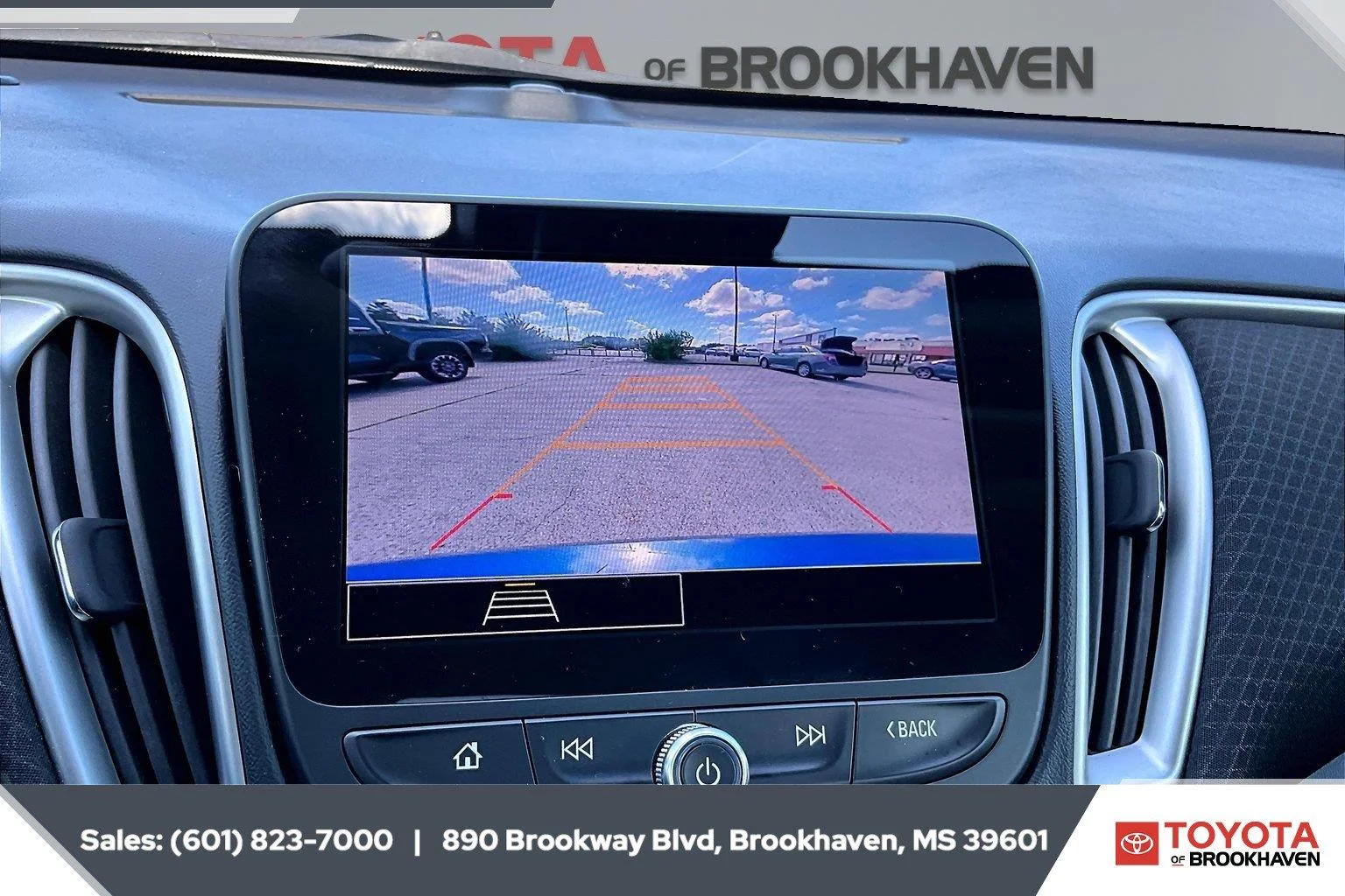 Used 2024 Lakeshore Blue Metallic Chevrolet LT image 15